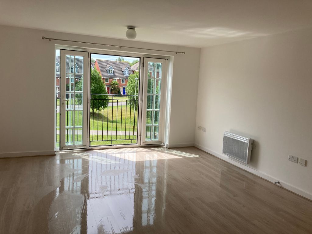 2 bed flat to rent in 7 Birkby Close, Hamilton, Leicester LE5, £895 pcm