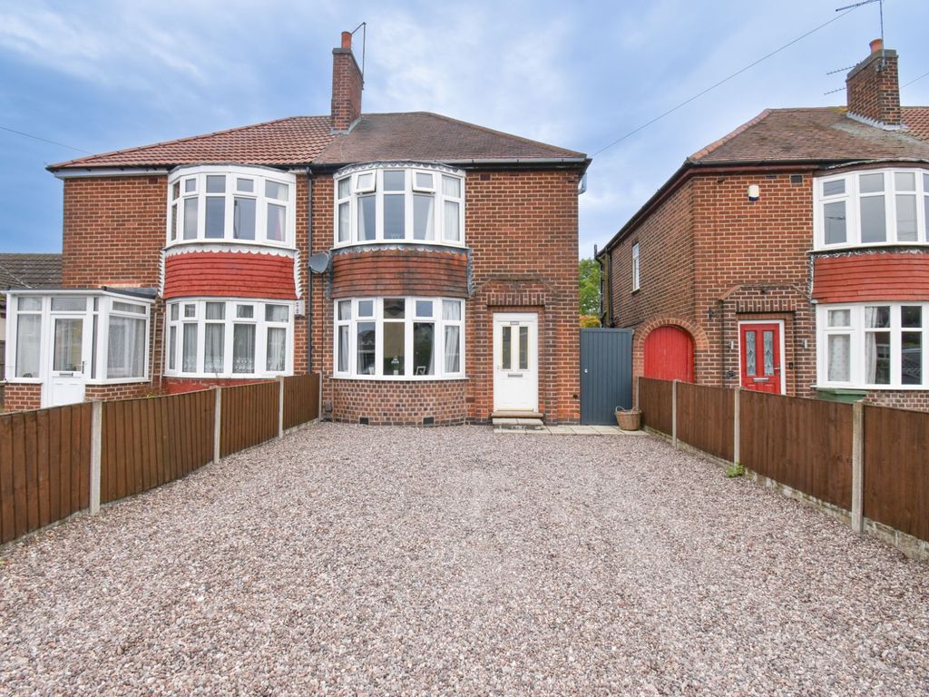 3 bed semidetached house for sale in Thornborough Road, Whitwick
