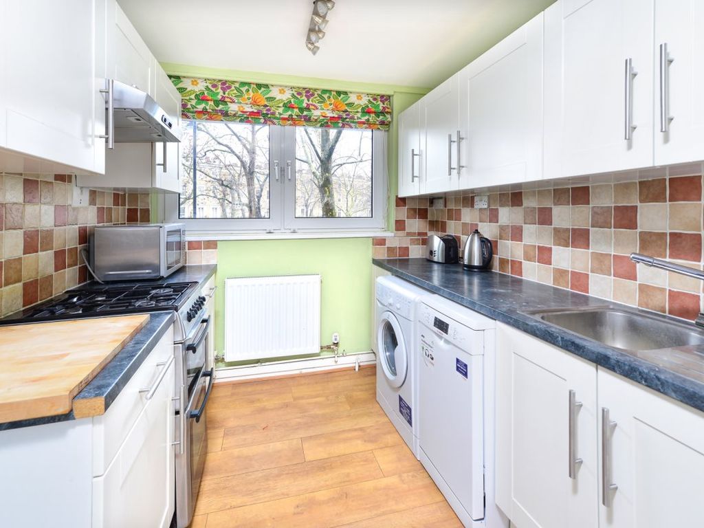 2 bed flat to rent in Oakley Square, Camden, London NW1 Zoopla