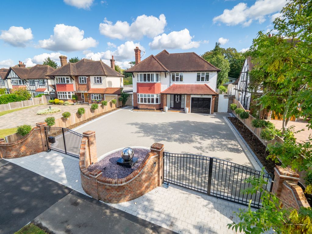 6 bed detached house for sale in Sandy Lane, Cheam, Sutton SM2, £2,200,000 Zoopla