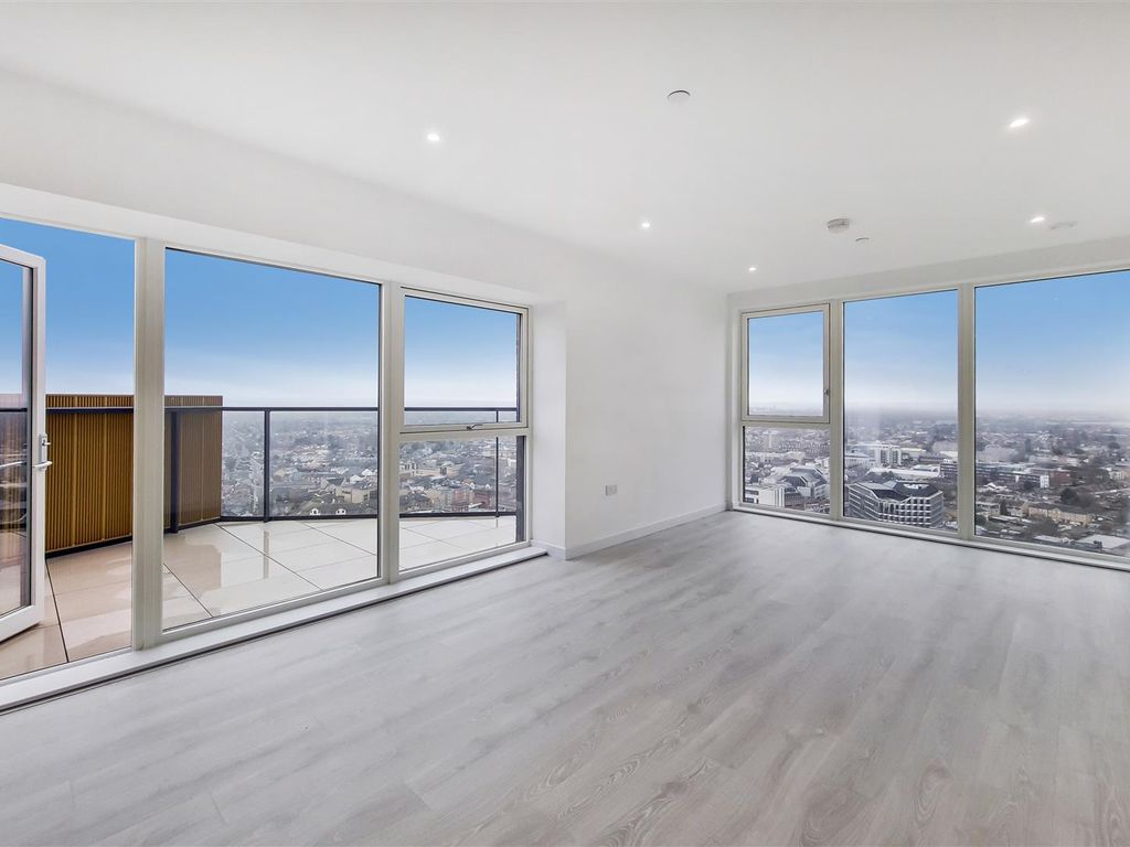 2 bed flat to rent in Barratt House, 20 Prince Regent Road, Hounslow