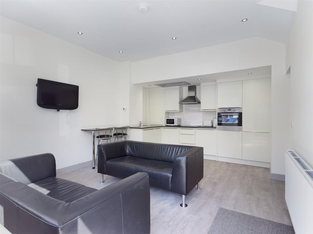 2 bed terraced house to rent in Stratford Road, Heaton, Newcastle Upon