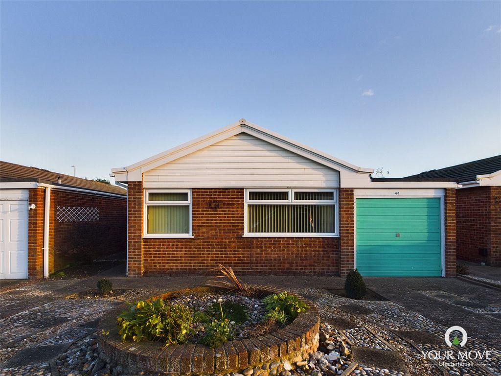 2 bed bungalow for sale in Elmstone Gardens, Cliftonville, Margate