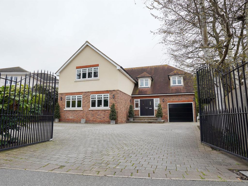 5 bed detached house for sale in Shipwrights Drive, Benfleet SS7 Zoopla