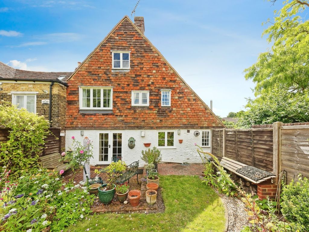 3 bed end terrace house for sale in Water Lane, Ospringe, Faversham