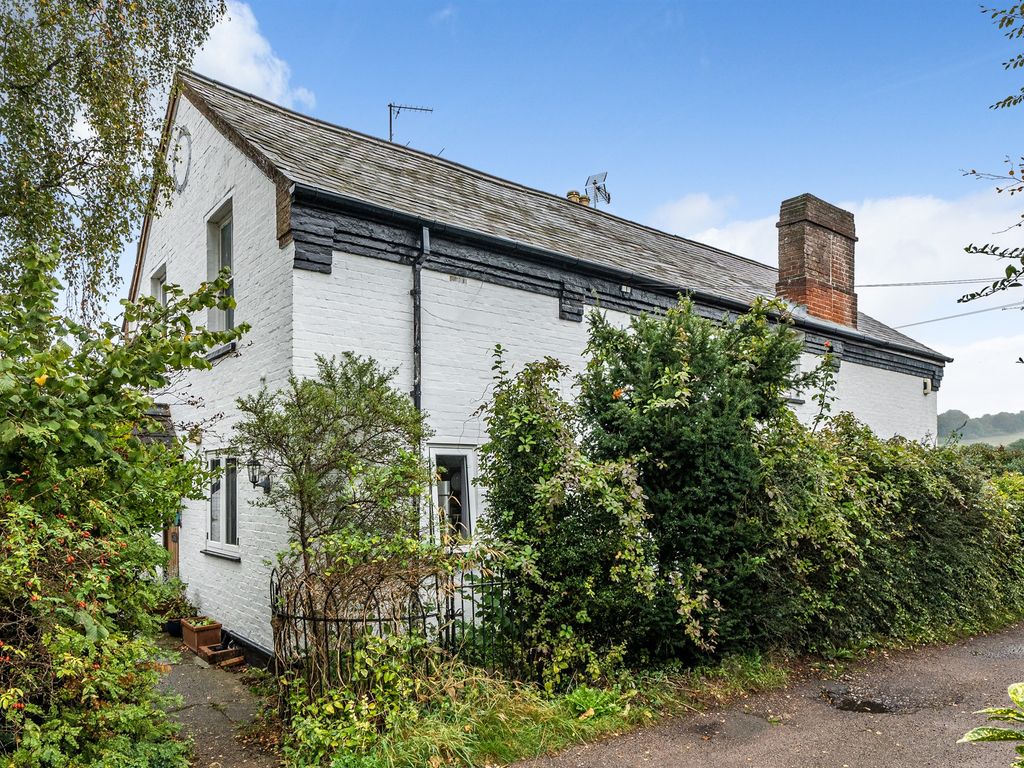 3 bed semidetached house for sale in Malting Lane, Dagnall