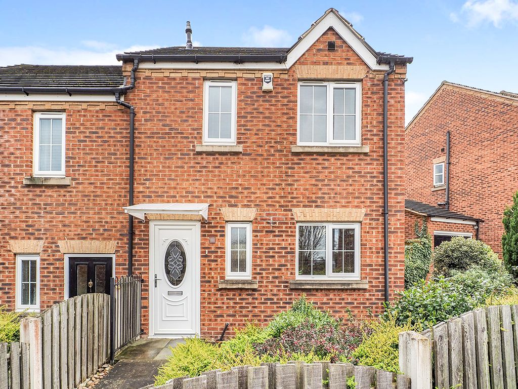 3 bed semidetached house for sale in Chestnut Crescent, Barnsley