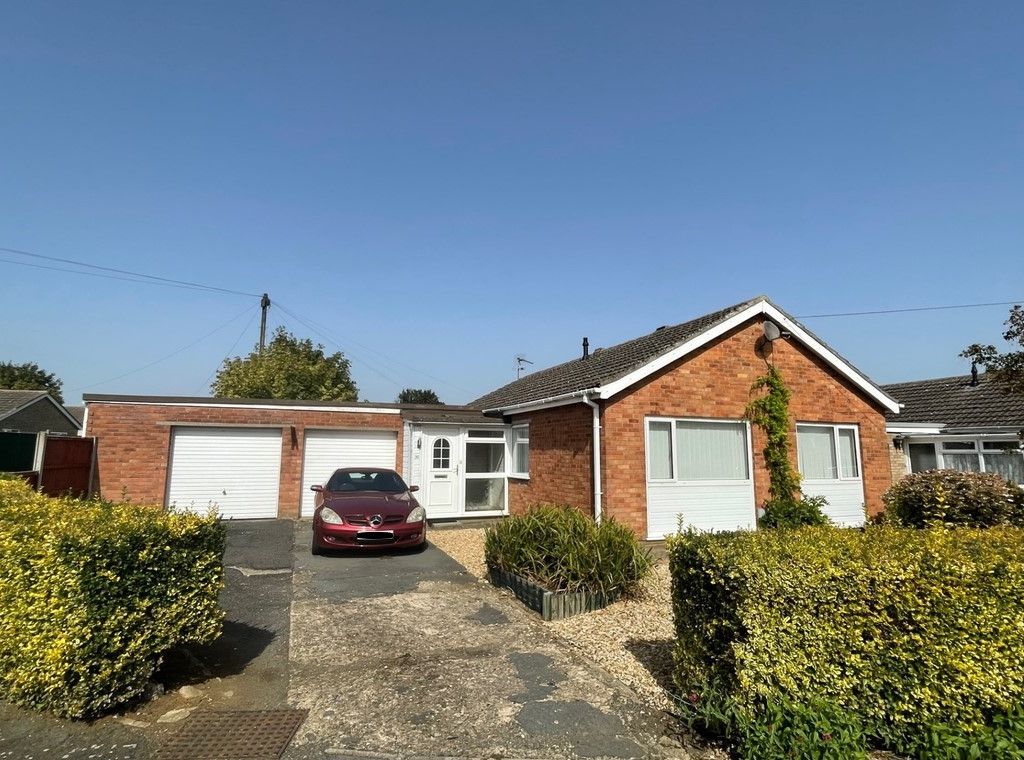 3 bed detached bungalow for sale in Road, Leasingham NG34, £