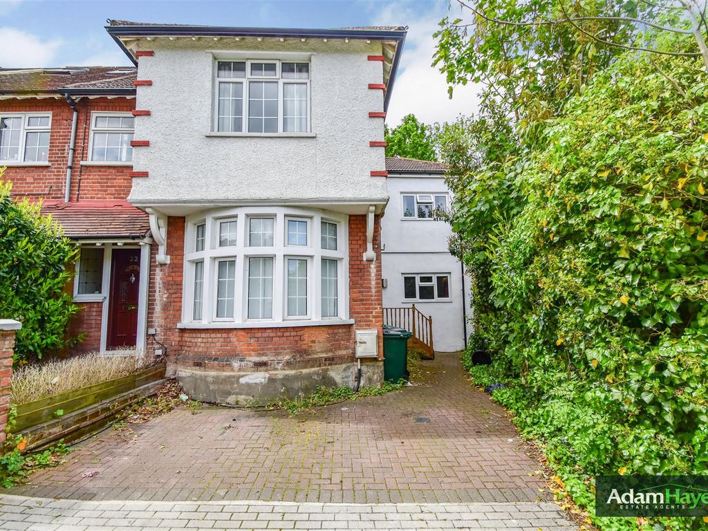 Room to rent in Cornwall Avenue, Finchley Central N3, £1,250 pcm Zoopla