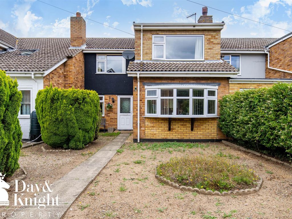 3 bed terraced house for sale in Kestrel Green, Carlton Colville