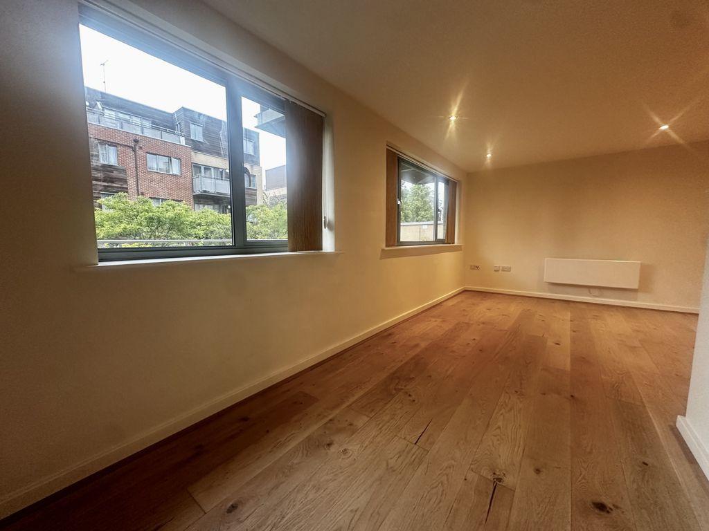 1 bed flat to rent in Agate Close, London, Greater London NW10, £1,600