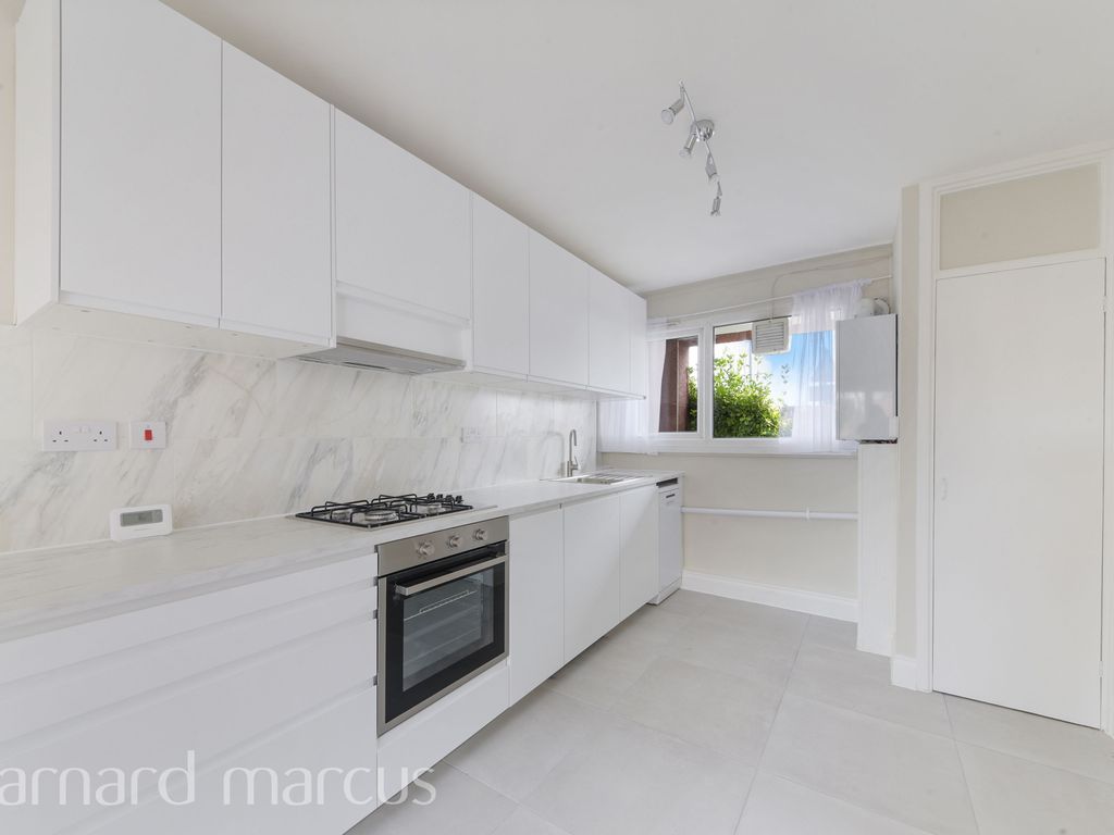 3 bed flat to rent in Haslemere Avenue, Mitcham CR4, £1,945 pcm Zoopla