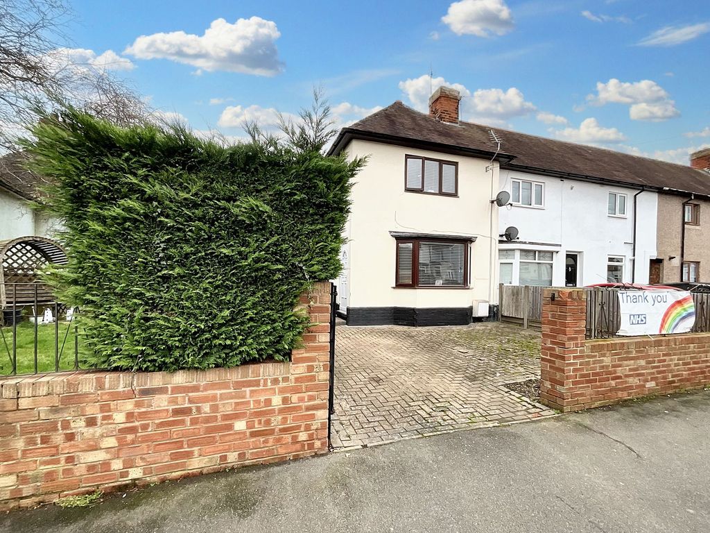 3 bed end terrace house for sale in Frederick Avenue, Hinckley LE10, £