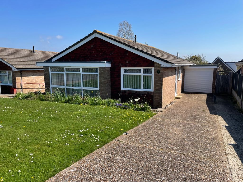 3 bed detached bungalow for sale in Cedar Close, Eastbourne BN22 Zoopla