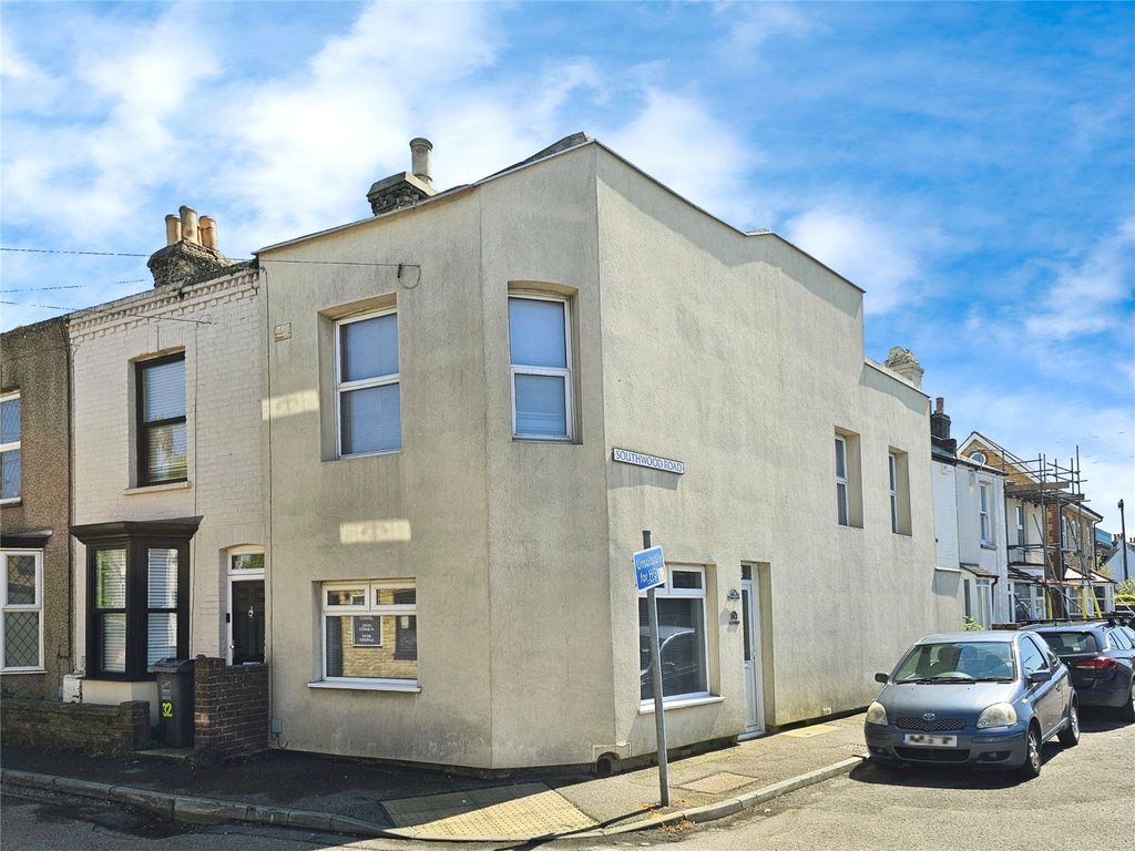2 bed end terrace house for sale in Ashburnham Road, Ramsgate, Kent