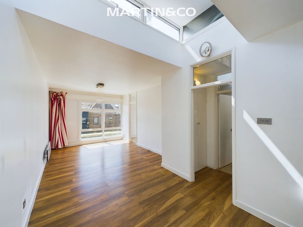 2 bed for sale in Peach Street, Wokingham RG40, £245,000 Zoopla