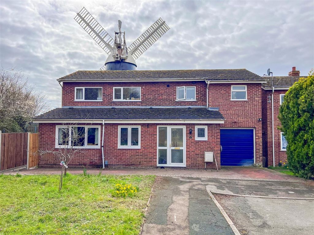 4 bed detached house for sale in Saxon Drive, Burwell, Cambridge CB25