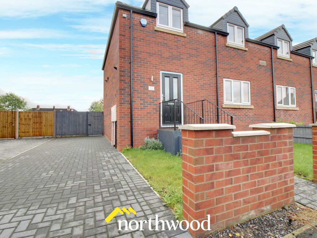 3 bed semidetached house for sale in Grange Road, Moorends DN8, £