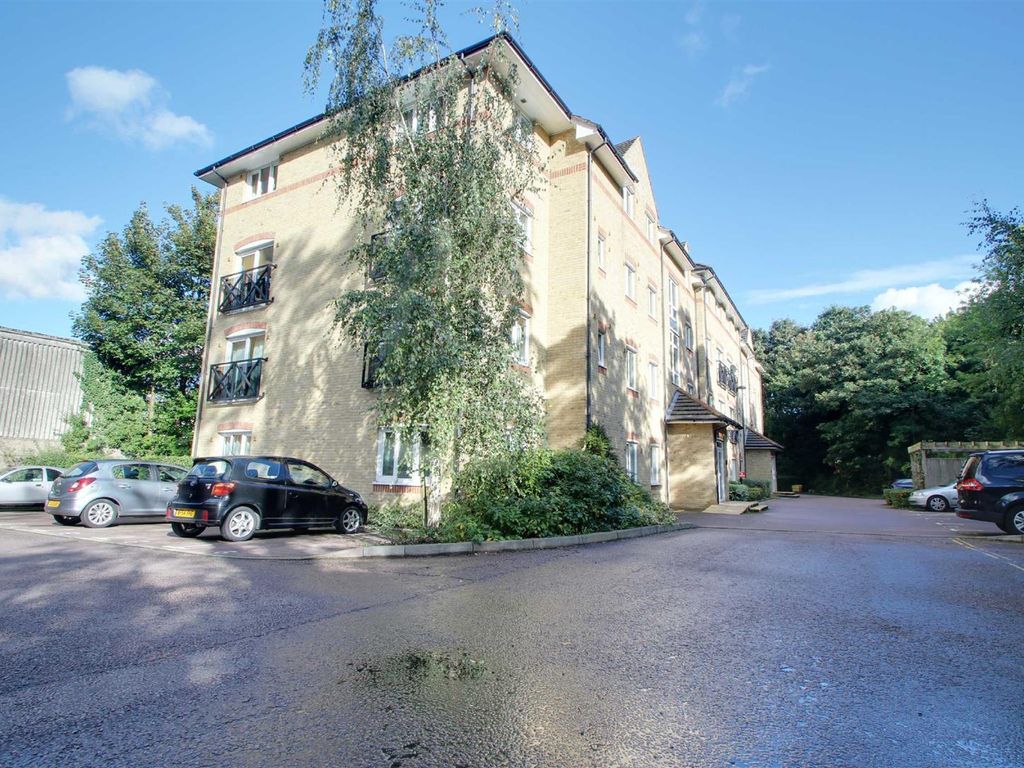 2 bed flat to rent in Hardings Close, Hemel Hempstead HP3 Zoopla