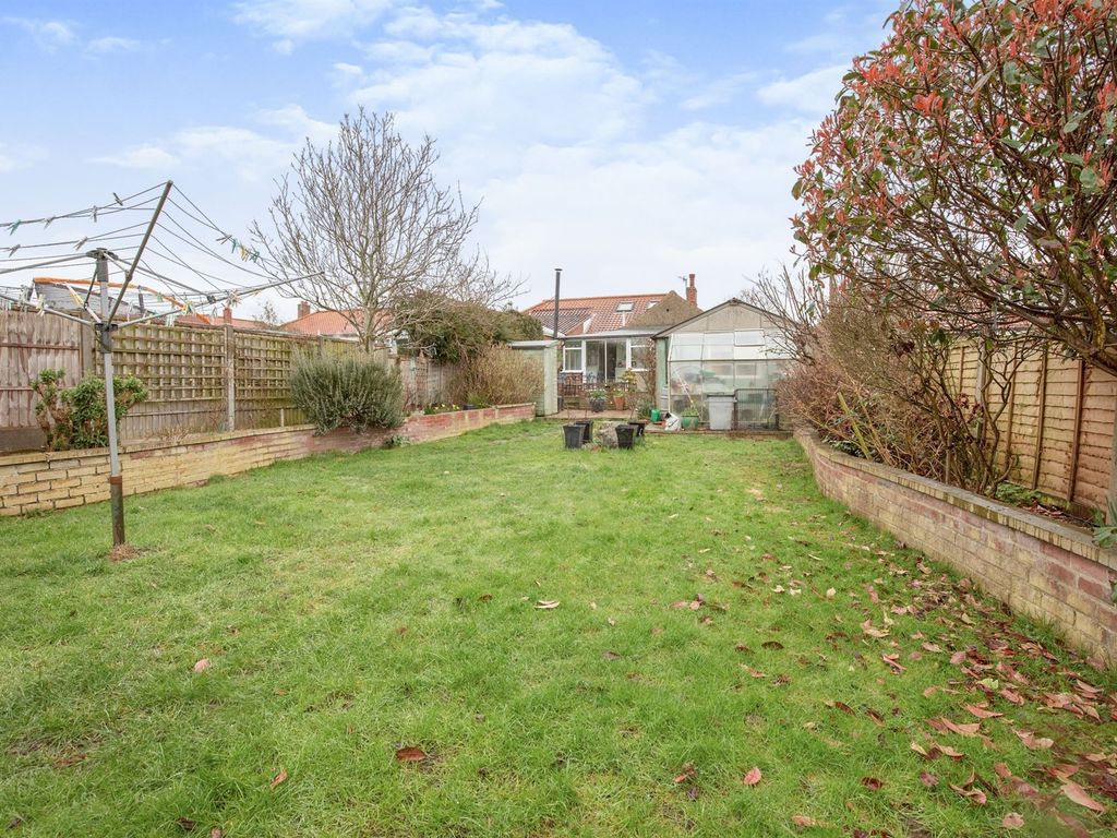3 bed bungalow for sale in Norwich Road, Cromer NR27 Zoopla
