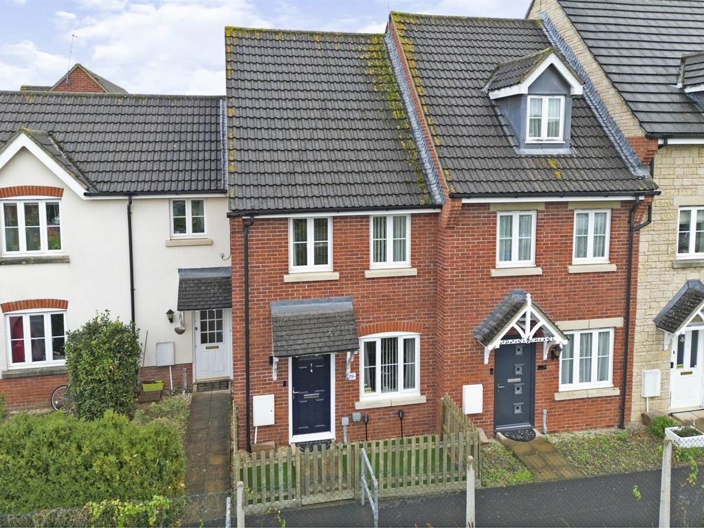 2 bed terraced house for sale in King Edward Close, Calne SN11 Zoopla