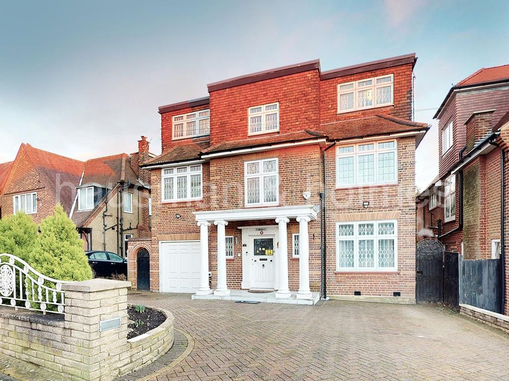 Kingsgate Avenue, London N3  