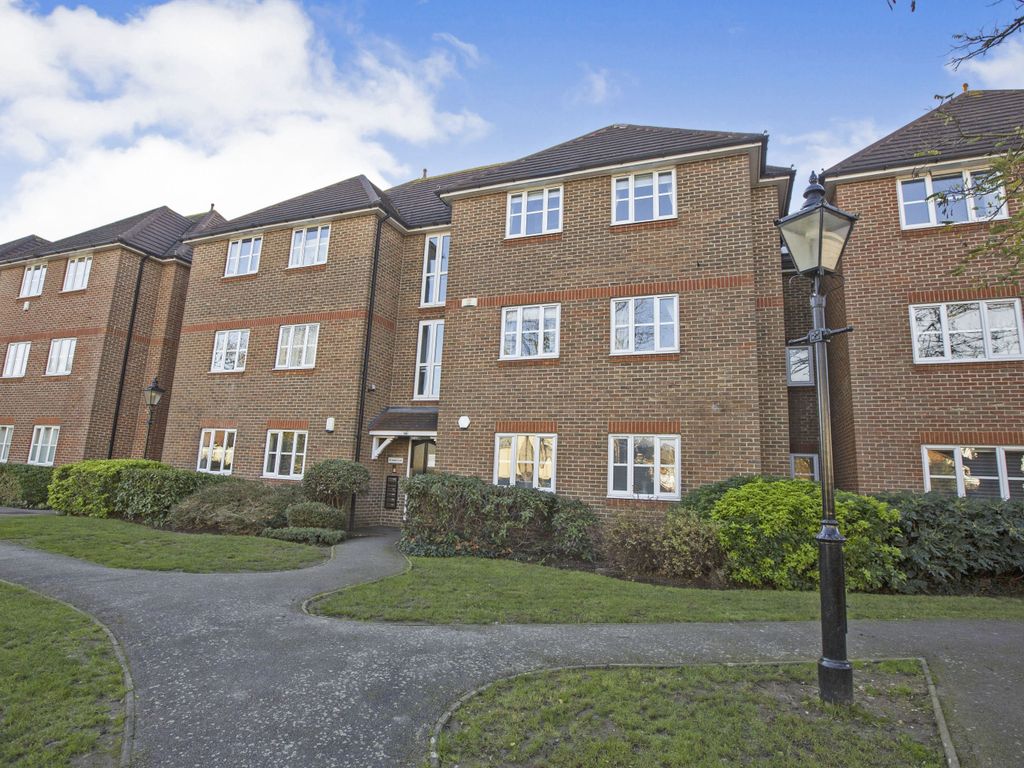2 bed flat for sale in 71 Aldersbrook Road, London E12 Zoopla