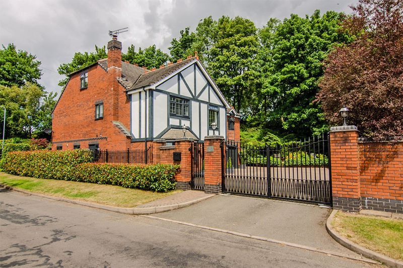 6 bed detached house for sale in Washbrook Lane, Norton Canes, Cannock