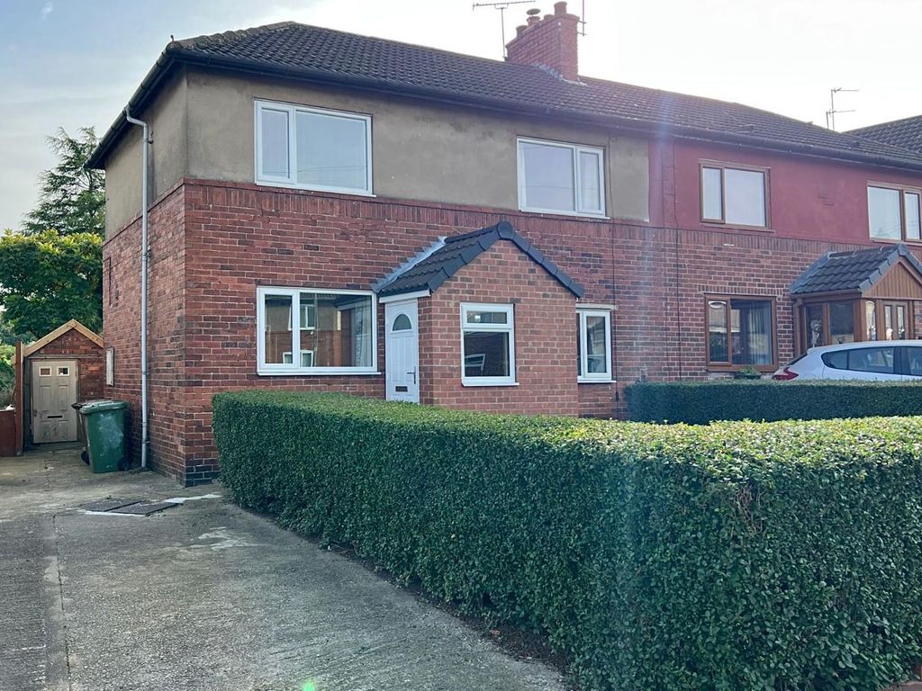 3 bed semidetached house to rent in South Street, Havercroft