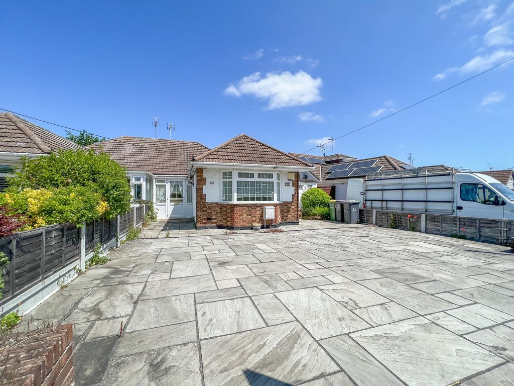 2 bed semidetached bungalow for sale in Plumberow Avenue, Hockley SS5