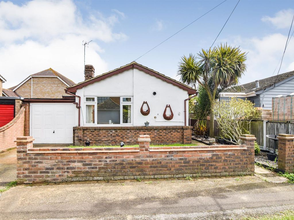 2 bed detached bungalow for sale in Rose Road, Canvey Island SS8 Zoopla