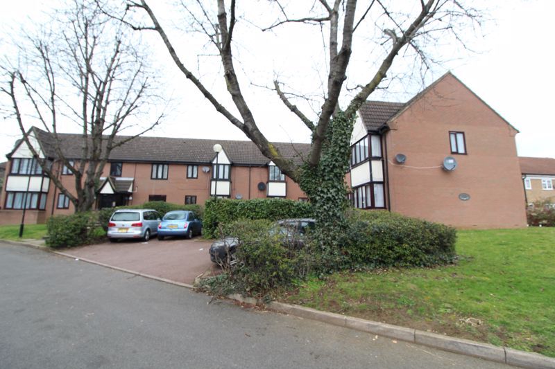 2 bed flat for sale in Petunia Court, Luton LU3 Zoopla