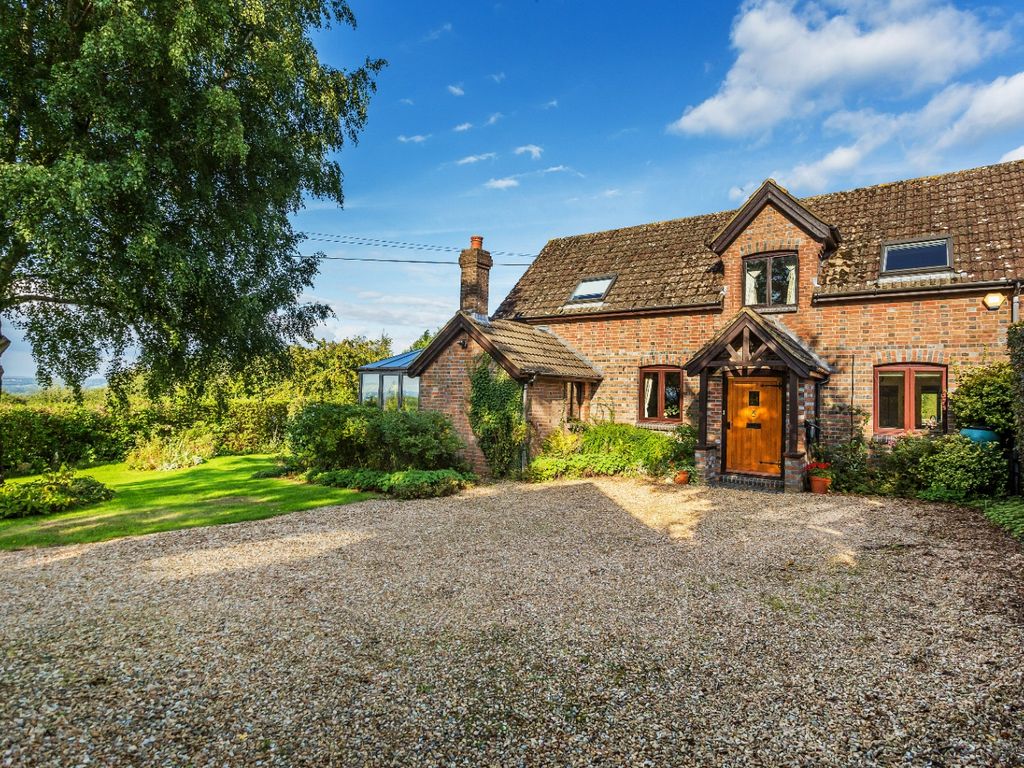 2 bed detached house for sale in Moons Lane, Dormansland, Lingfield RH7