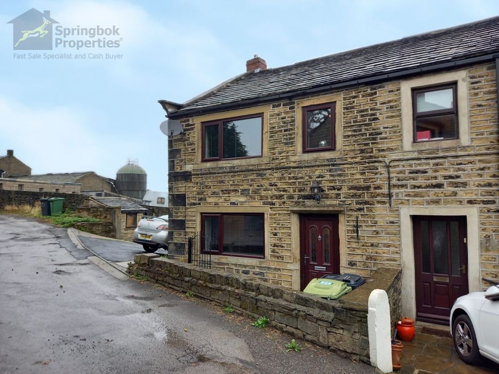 Round Hill Lane, Huddersfield, West Yorkshire HD5  