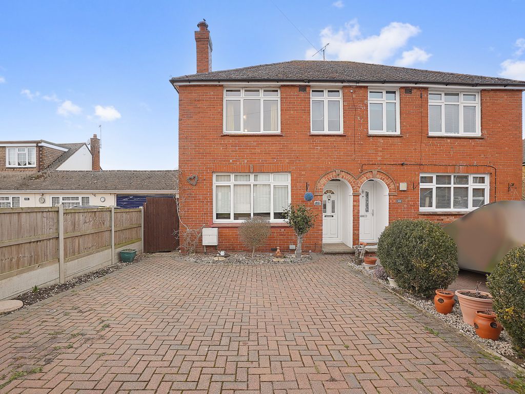 3 bed semidetached house for sale in Chaffes Lane, Upchurch