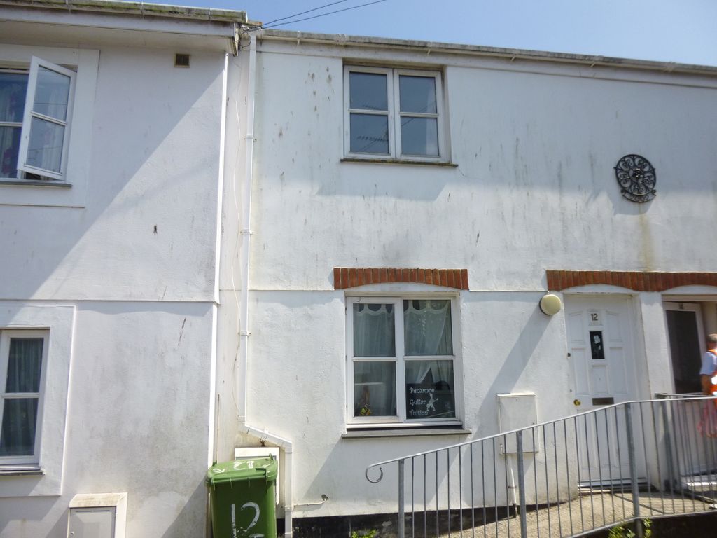 2 bed terraced house to rent in Leskinnick Place, Penzance TR18, £900