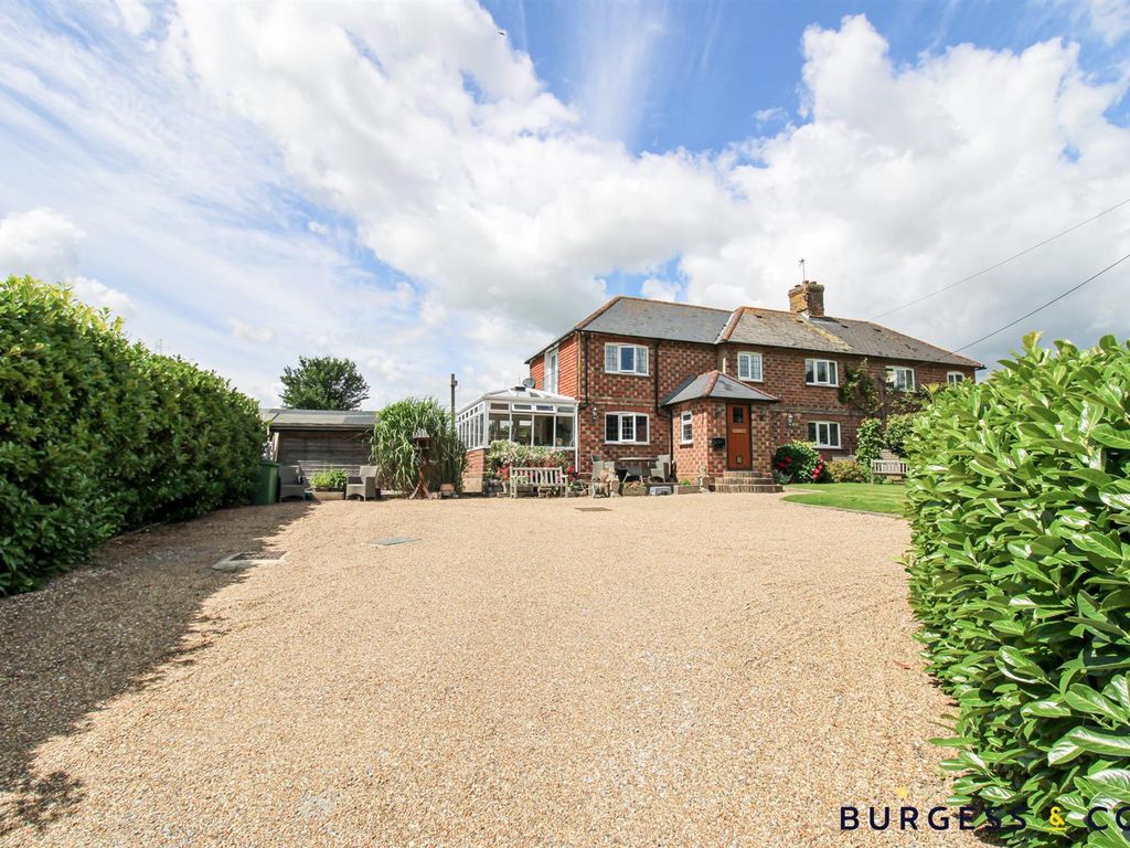 3 bed semidetached house for sale in Broad Street Green, Hooe, Battle TN33 Zoopla