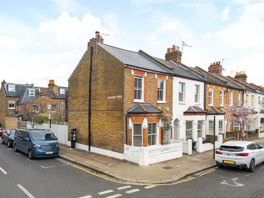 3 bed end terrace house for sale in Camborne Road, Southfields, London