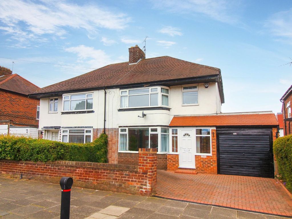 3 bed semidetached house for sale in Great North Road, Grange Park