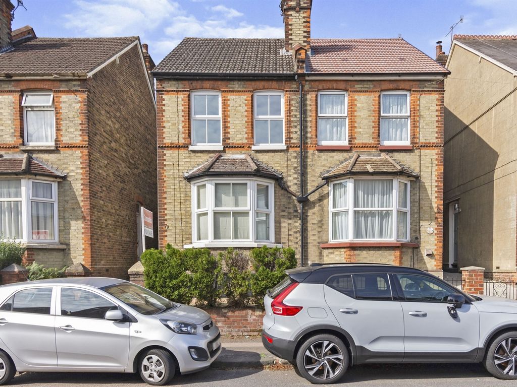3 bed semidetached house for sale in Frenches Road, Redhill RH1 Zoopla