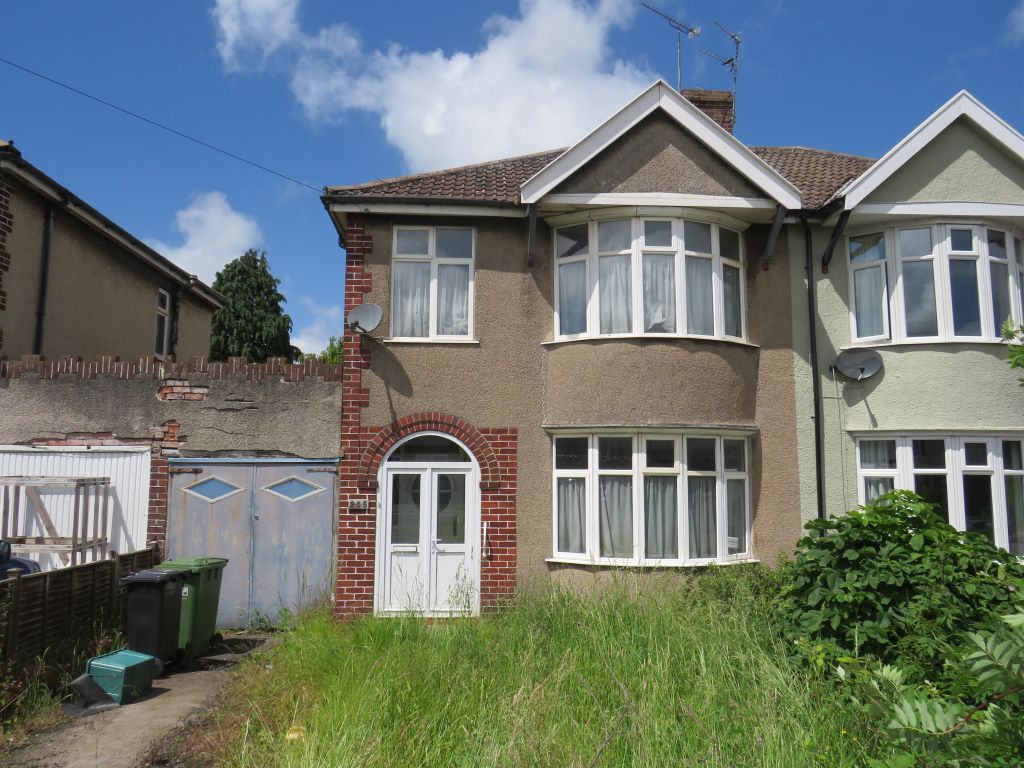 3 bed semidetached house for sale in Badminton Road, Downend, Bristol