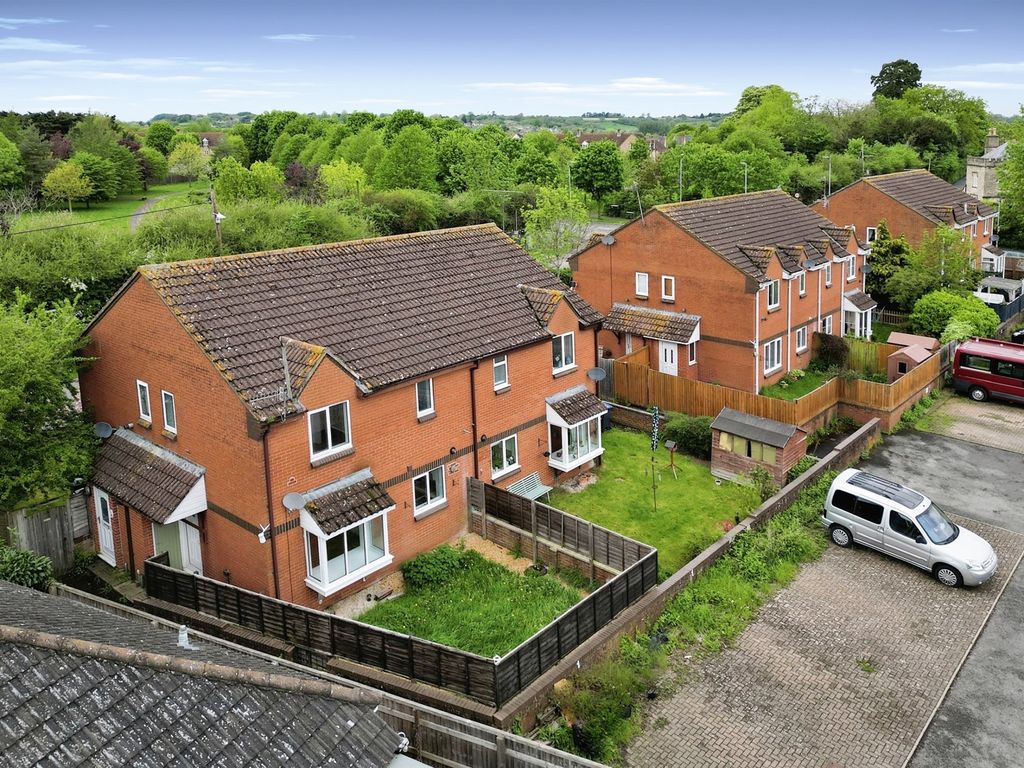 2 bed property for sale in St. Dunstan Close, Calne SN11 Zoopla