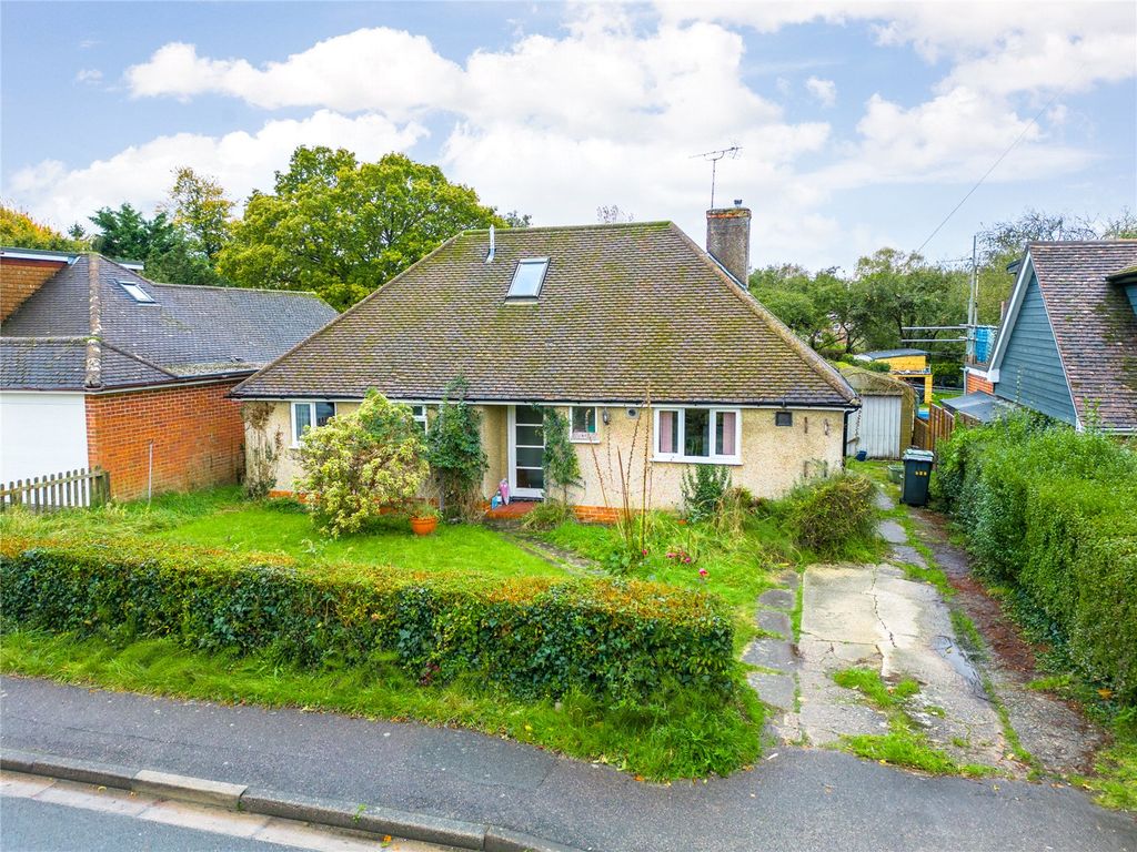 3 bed detached bungalow for sale in Love Lane, ShawCumDonnington
