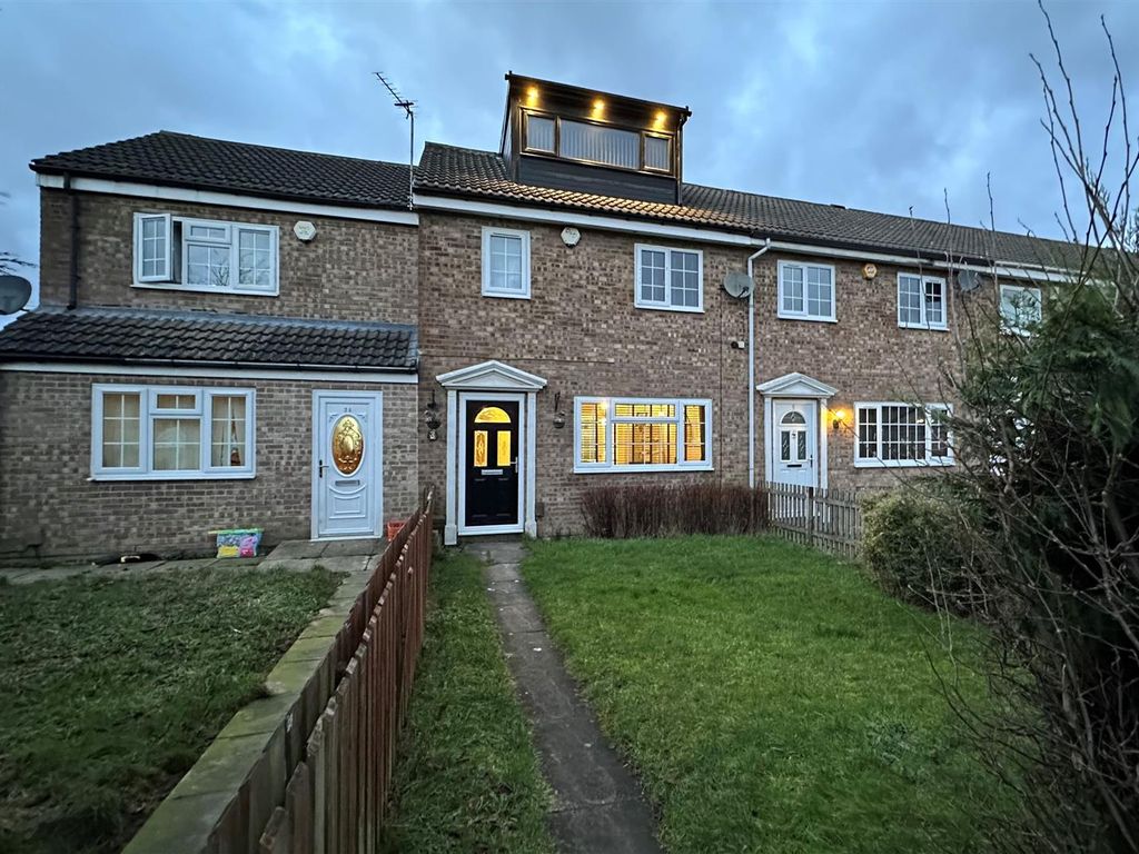 4 bed town house for sale in Sinclair Road, Bradford BD2, £199,950 Zoopla