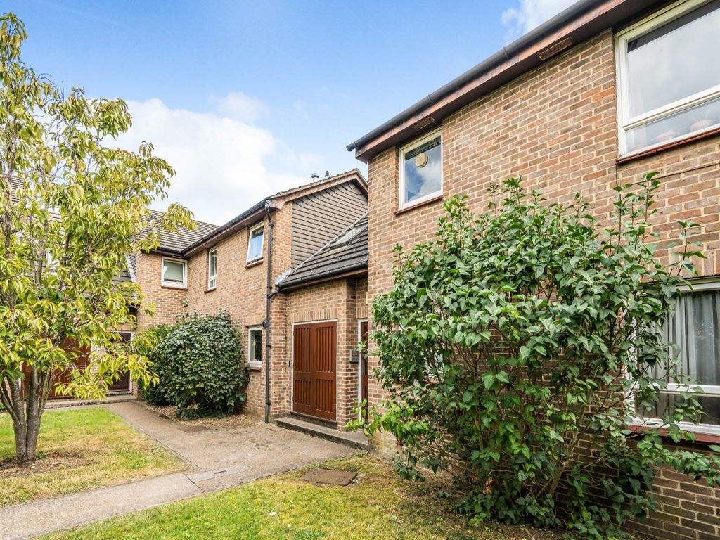 Studio for sale in Westcott Road, London SE17, £265,000 Zoopla