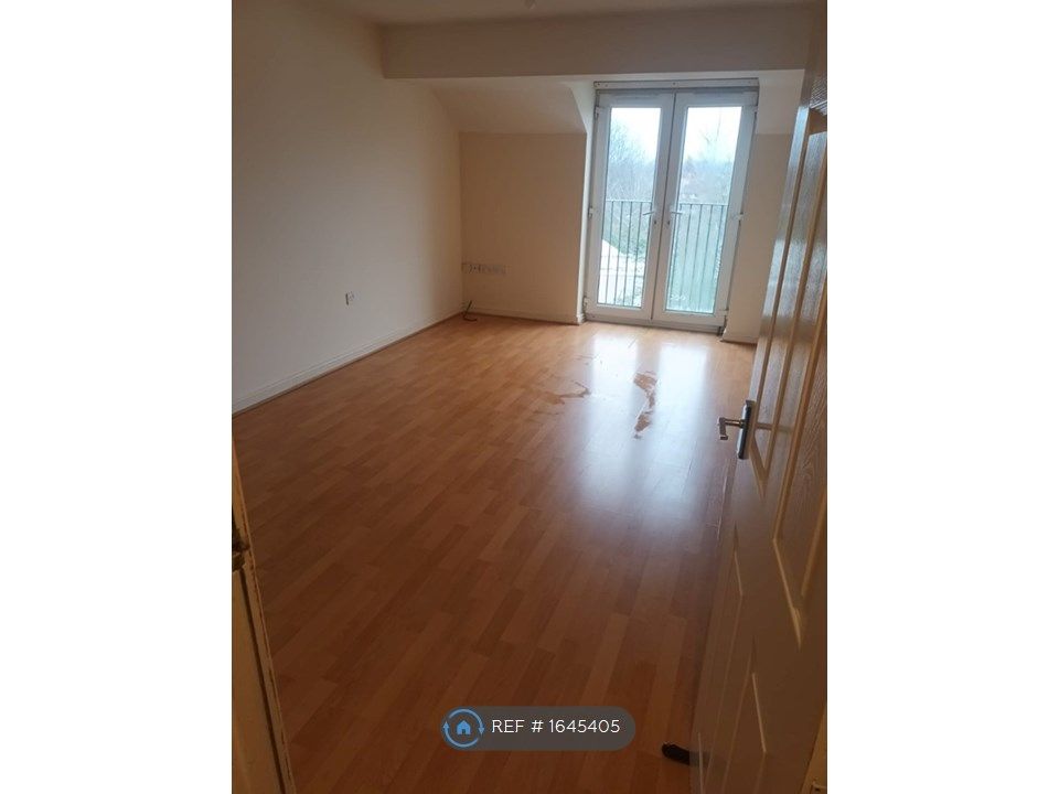 2 bed flat to rent in High Street, Walsall WS3 Zoopla