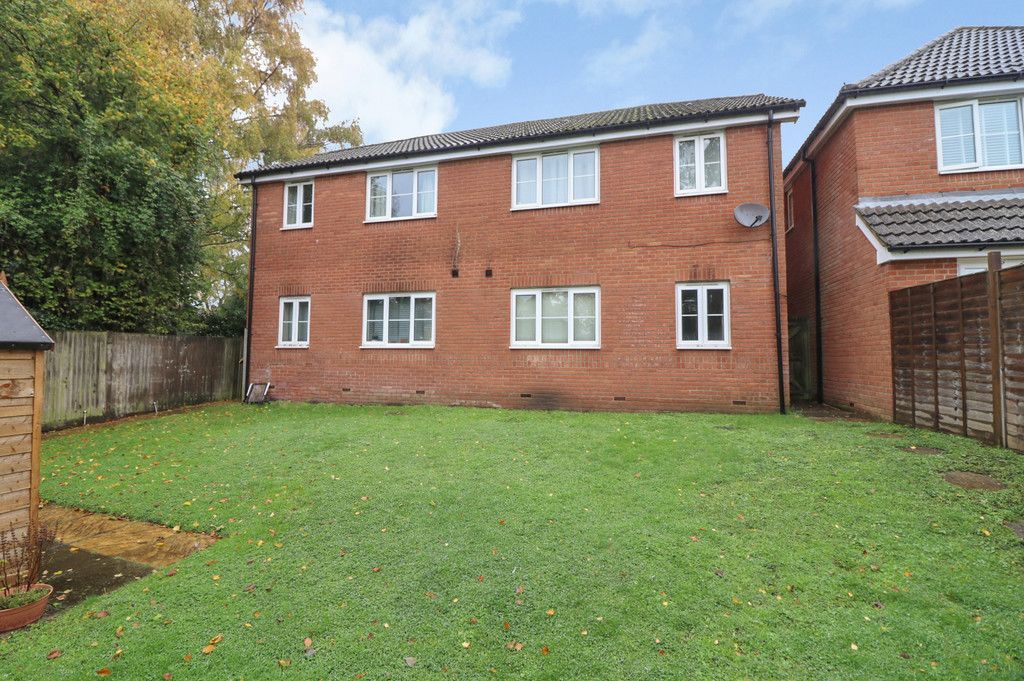 2 bed flat to rent in Lower Northam Road, Hedge End, Southampton SO30