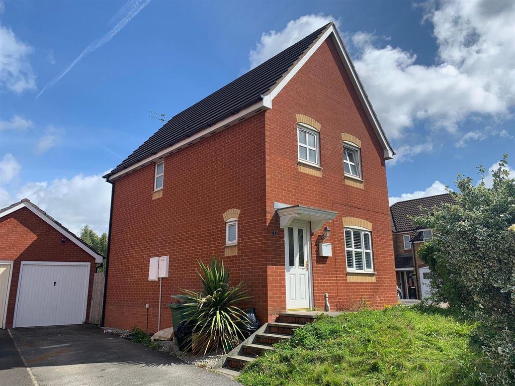 3 bed property to rent in Congress Gardens, Thatto Heath, St. Helens