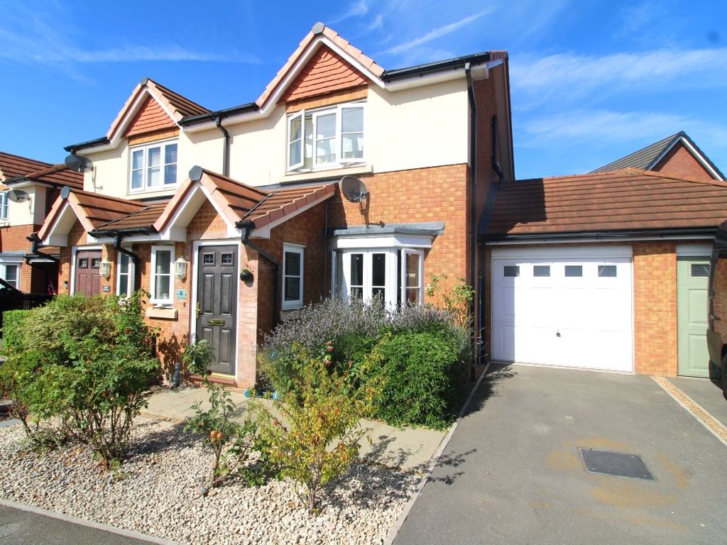 3 bed semidetached house for sale in Crocus Avenue, Minster On Sea