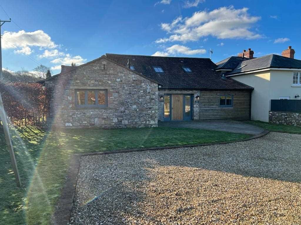 3 bed barn conversion to rent in The Granary, Five Lanes Farm, Carrow